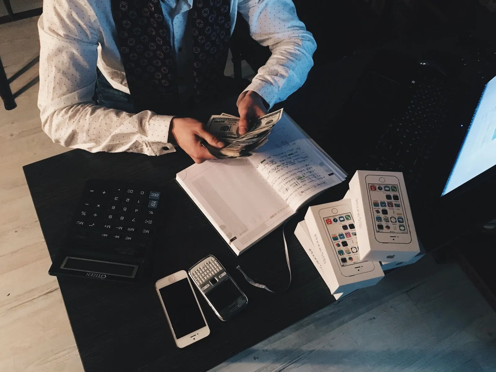How to Sort Your Money Before You Move Abroad